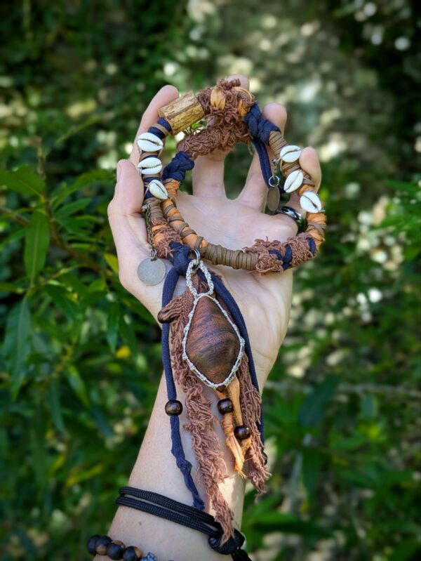 2025/10/1000064311-scaled.jpg Ateba / hairwrap amovible noyer