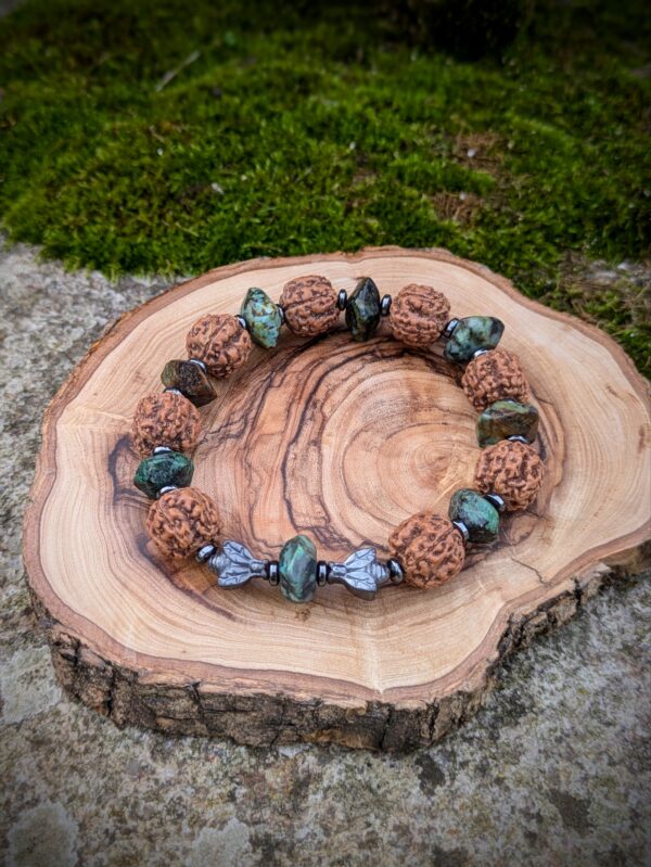 Bracelet abeilles pierres de turquoise et graines rudraksha