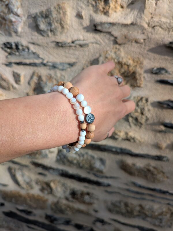 Assortiment de 2 bracelets arbre de vie bois et nacre