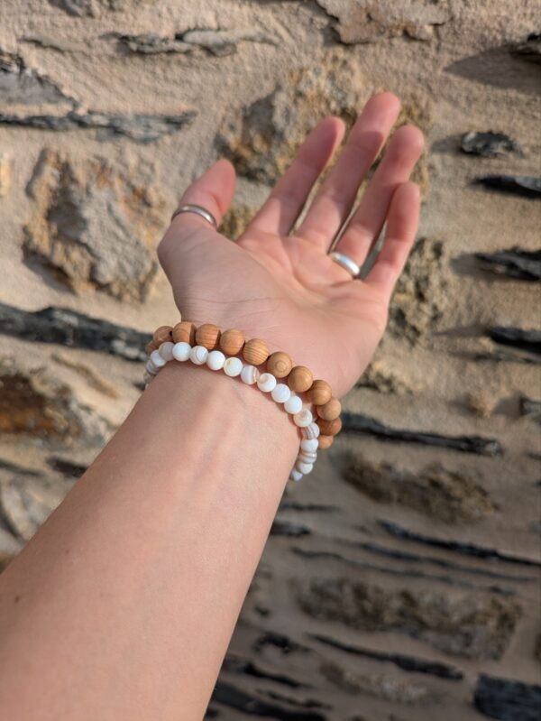 Assortiment de 2 bracelets arbre de vie bois et nacre